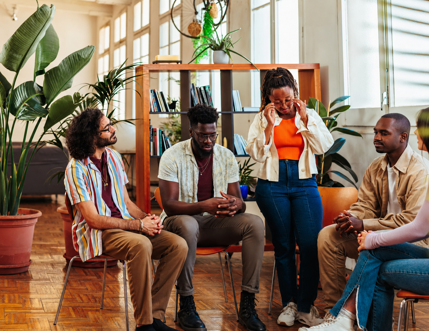 Employee receiving supportive behavioral health services in a calm professional setting